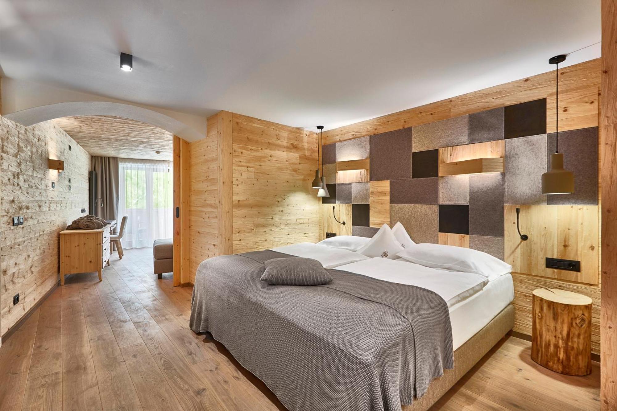 Hotel Fanes ซานกัสซิอาโน ภายนอก รูปภาพ