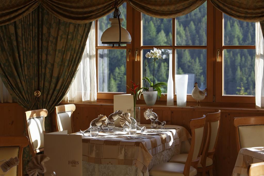 Hotel Fanes ซานกัสซิอาโน ภายนอก รูปภาพ