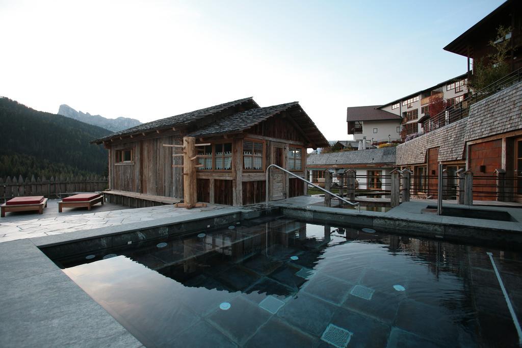 Hotel Fanes ซานกัสซิอาโน ภายนอก รูปภาพ